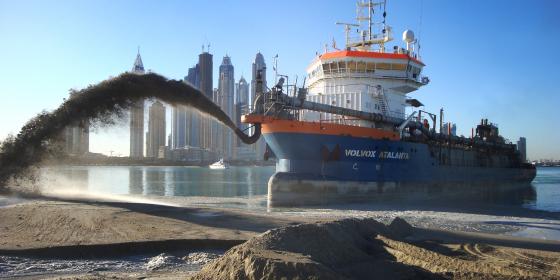 Trailing suction hopper dredger Volvox Atalanta reclaiming land in Dubai